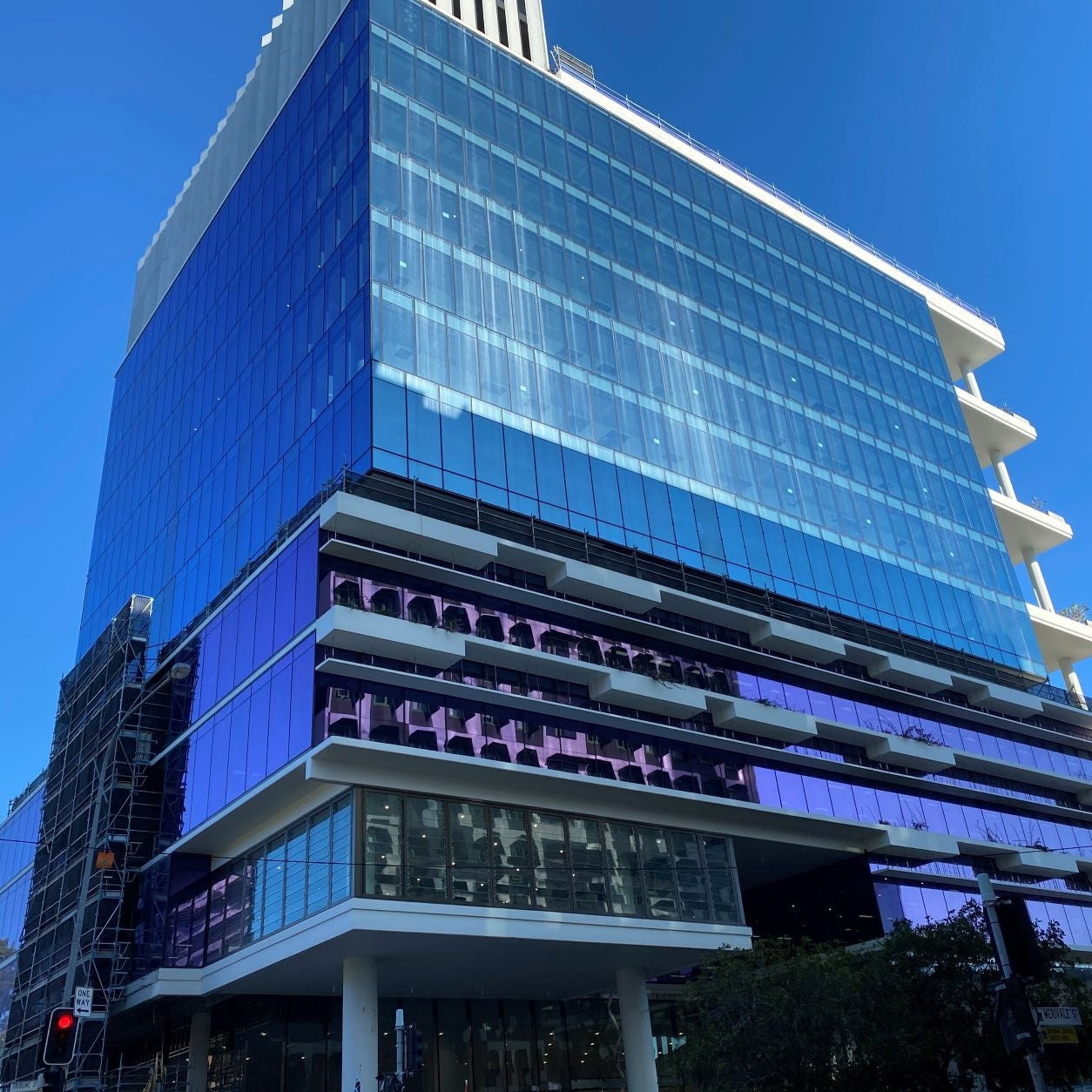 Plati SHade 39-0 on Ultra Clear Low-E IGU