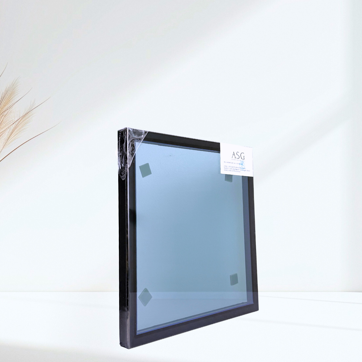 Plati SHade 39-0 on Ultra Clear Low-E IGU