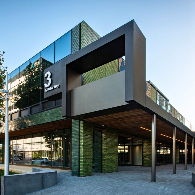 Aqua SHade 60-1 on Clear Low-E IGU