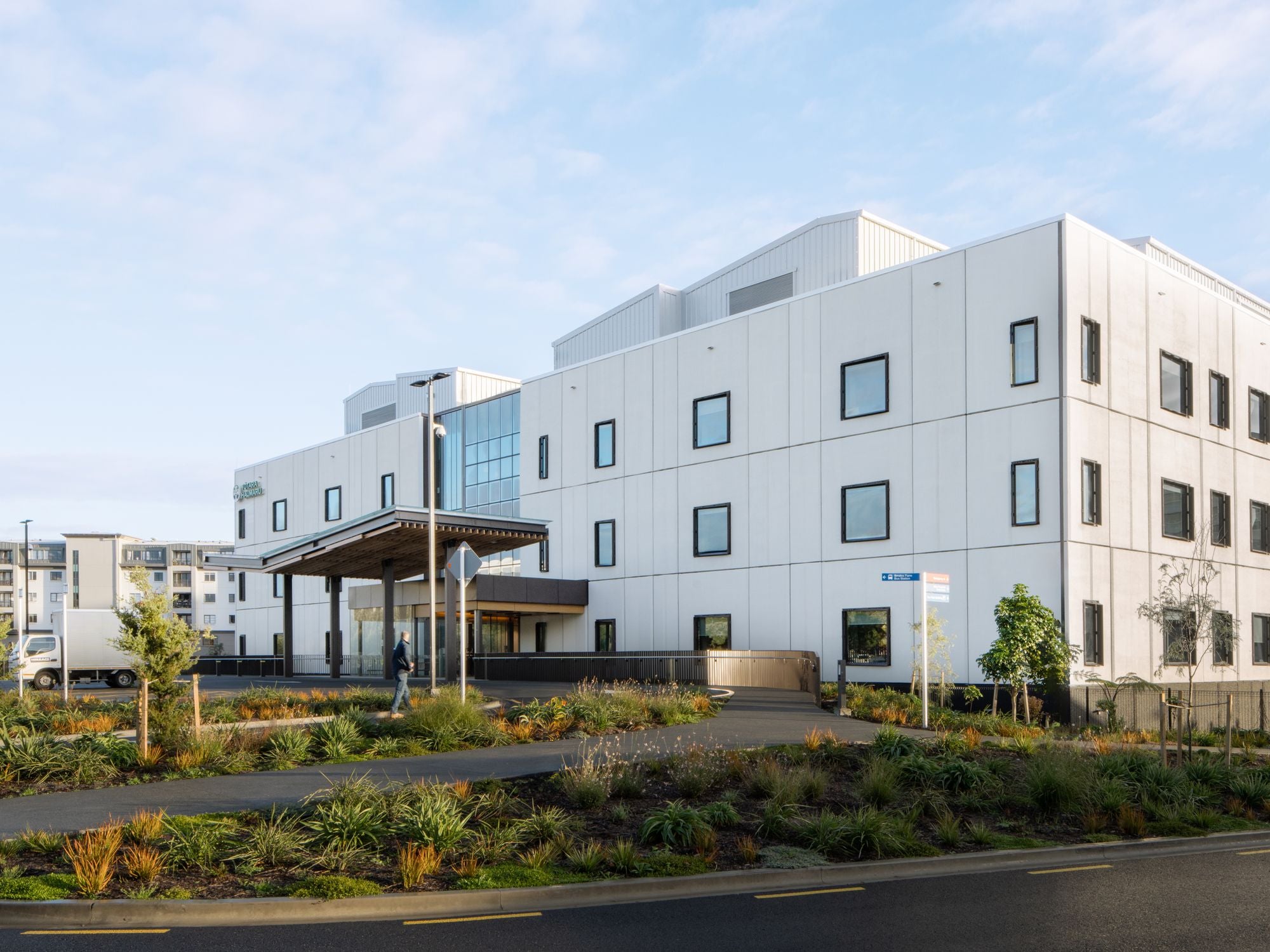 Cool SHade 57-1 on Clear Low-E IGU